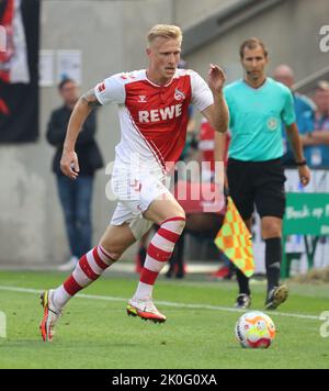 Colonia, Germania. 11th Set, 2022. Bundesliga, giorno 6, 1. FC Colonia - 1. FC Union Berlin, Kristian Pedersen (Koeln) controlla la palla. Credit: Juergen Schwarz/Alamy Live News Foto Stock