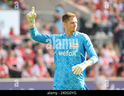 Colonia, Germania. 11th Set, 2022. Bundesliga, giorno 6, 1. FC Colonia - 1. FC Union Berlin, Torwart Lennart Grill (Union) gesti. Credit: Juergen Schwarz/Alamy Live News Foto Stock