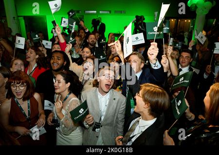 Stoccolma, Sverige. 11th Set, 2022. I sostenitori della festa del Centro celebrano le elezioni presso l'hotel alle sei di Stoccolma la domenica sera. Foto: Anders Wiklund/TT kod 10040 Credit: TT News Agency/Alamy Live News Foto Stock