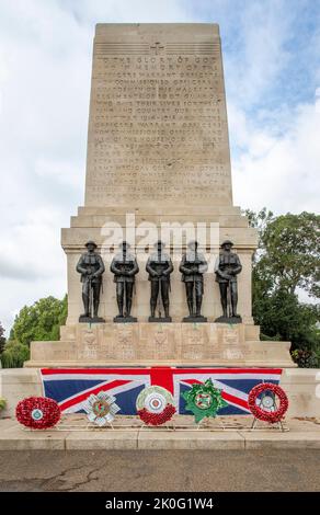 Guard's Memorial con Union Flag, St James's Park, Londra, Regno Unito Foto Stock