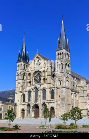 L'ingresso principale della Basilica romanica del 11th ° secolo di Saint-Remi a Reims (Marne), Francia Foto Stock