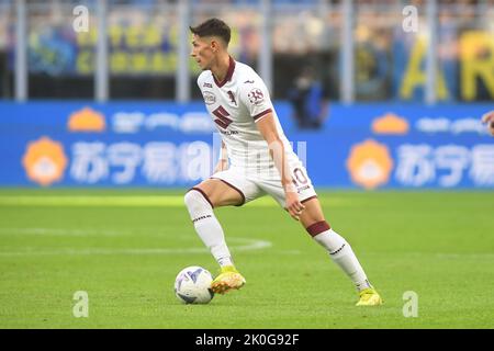 Foto Claudio grassi/LaPresse 10 Settembre 2022 - Milano, Italia - sport, calcio - Inter vs Torino - Campionato italiano di calcio Serie A TIM 2022/2023 - Stadio Giuseppe Meazza. Nella foto: SASA Lukic (#10 Torino) 10 settembre 2022 Milano, Italia - sport, calcio - FC Inter Milan vs Torino FC - Serie A Campionato Italiano di Calcio TIM 2022/2023 - Stadio Giuseppe Meazza. Nella foto: SASA Lukic (#10 Torino) Foto Stock