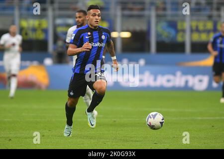 Foto Claudio grassi/LaPresse 10 Settembre 2022 - Milano, Italia - sport, calcio - Inter vs Torino - Campionato italiano di calcio Serie A TIM 2022/2023 - Stadio Giuseppe Meazza. Nella foto: Lautaro Martinez (#10 Inter) 10 settembre 2022 Milano, Italia - sport, calcio - FC Inter Milano vs Torino FC - Serie a Campionato Italiano di Calcio TIM 2022/2023 - Stadio Giuseppe Meazza. Nella foto: Lautaro Martinez (#10 Inter) Foto Stock