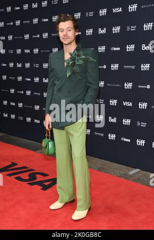 Toronto, Canada. 11th Set, 2022. Harry Styles arriva alla prima di My Policeman durante il Toronto International Film Festival 2022 a Toronto, Canada, il 11 settembre 2022. (Foto di Dominic Chan/Sipa USA) Credit: Sipa USA/Alamy Live News Foto Stock