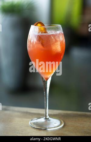 Blood Orange e Prosecco Spritzer cocktail Mimosa Foto Stock