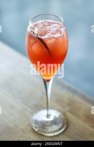 Blood Orange e Prosecco Spritzer cocktail Mimosa Foto Stock