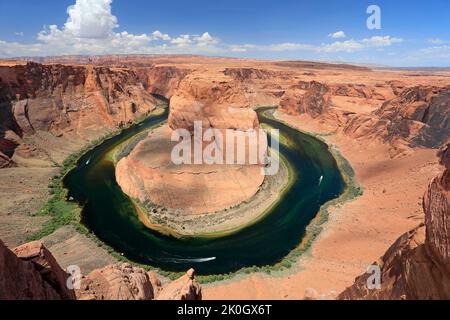 Horseshoe Bend sul fiume Colorado, vicino a Page Arizona, al sole di tarda mattinata Foto Stock