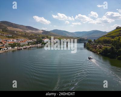 Vista aerea della valle del Douro a Pinhão, Portogallo Foto Stock
