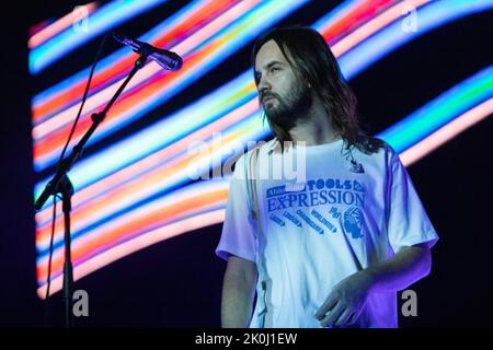 Millan Italia. 07 settembre 2022. La band australiana TAME IMPALA suona dal vivo sul palco all'Ippodromo SNAI San Siro durante il 'Milano Summer Festival'. Foto Stock