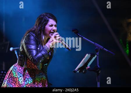 Montesilvano, Italia. 10th Set, 2022. Cristina D'avena, indiscussa regina delle canzoni italiane a tema dei cartoni animati, si esibisce in concerto durante la fiera comica 'Pescara Comix' (Foto di Elena Vizzoca/Pacific Press) Credit: Pacific Press Media Production Corp./Alamy Live News Foto Stock