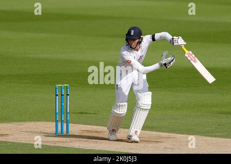 Zak Crawley in Inghilterra durante il terzo LV= Insurance Test Match Day 5 di 5 Inghilterra vs Nuova Zelanda al Kia Oval, Londra, Regno Unito, 12th settembre 2022 (Foto di ben Whitley/News Images) Foto Stock