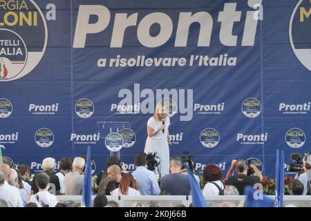 Raduno elettorale di Giorgia Meloni, leader del partito dei Fratelli d'Italia, candidato alla carica di Premier alle elezioni politiche del 25 settembre Foto Stock