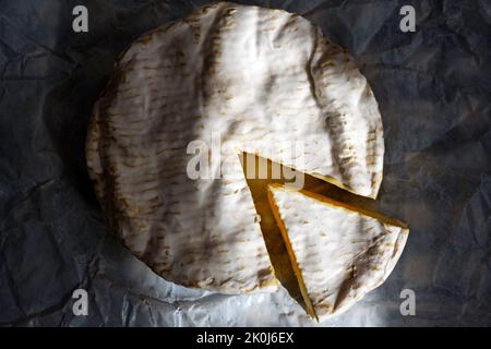 Baron Bigod formaggio artigianale prodotto da Fen Farm Dairy Bungay Suffolk UK Foto Stock