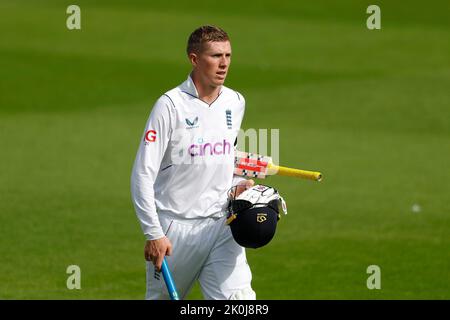 Zak Crawley inglese dopo il gioco durante il terzo LV= Insurance Test Match giorno 5 di 5 Inghilterra vs Nuova Zelanda al Kia Oval, Londra, Regno Unito, 12th settembre 2022 (Foto di ben Whitley/News Images) Foto Stock