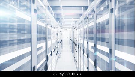 Immagine delle equazioni matematiche e dell'elaborazione dei dati su server di computer Foto Stock