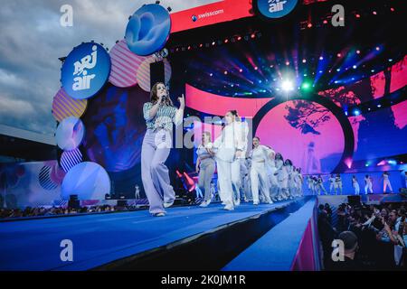 Thun, Svizzera. 10th, settembre 2022. La cantante e cantautrice svizzera Ladina ha tenuto un concerto dal vivo durante l'Energy Air 2022 presso la Stockhorn Arena di Thun. (Photo credit: Tilman Jentzsch). Foto Stock