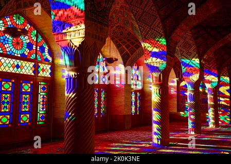 Moschea Nasir OL Molk conosciuta anche come Moschea Rosa, a Shiraz, IranTrusculo  Foto Stock