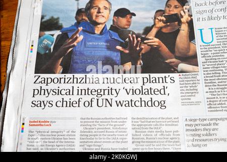 'L'integrità fisica della centrale nucleare di Zaporizhzhia v'violato', dice il capo del cane di guardia delle Nazioni Unite' Guardian giornale headline Ucraina guerra 2 settembre 2022 Regno Unito Foto Stock