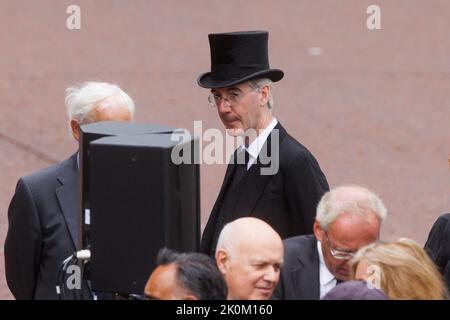 Jacob Rees-Mogg, Segretario britannico per le imprese, l'energia e la strategia industriale, partecipa alla proclamazione del re Carlo III il 10 settembre 2022 a Lon Foto Stock