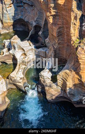 Le buche di fortuna Bourkes si trovano nella riserva del Canyon del fiume Blyde sulla strada panoramica nella provincia di mpumalanga, in Sudafrica Foto Stock