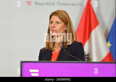 Vienna, Austria. 12th Set, 2022. Presentazione della campagna di risparmio energetico del governo federale al Ministero della protezione del clima con Barbara Schmidt, Segretario Generale per l'energia austriaca Foto Stock