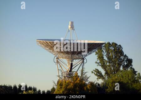 Teloscopio radio utilizzato presso l'osservatorio astronomico di Torun, Polonia. Foto Stock