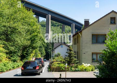 A45, il viadotto di Rahmede, che è completamente chiuso a causa dei danni voluminosi alla struttura di sostegno e sta bruciando e ricostruendo, risiede Foto Stock