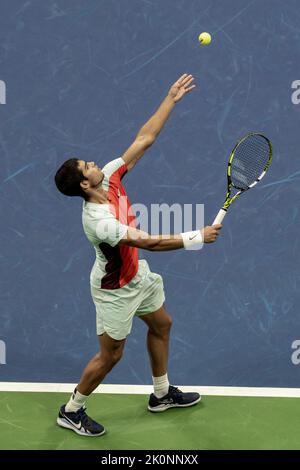 New York, USA, 11/09/2022, Carlos Alcaraz (ESP) vincitore, in gara nella finale maschile al 2022 US Open. Foto Stock