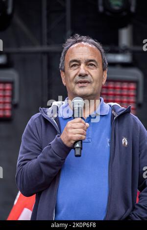 Bretigny sur Orge, Francia. 10th Set, 2022. Domenico Lucano, alias Mimmo Lucano, Sindaco di Riace (Italia), parla durante la Fete di Umanite. Foto Stock