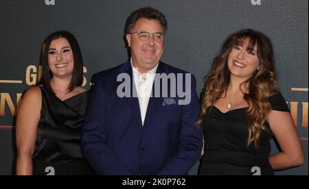 Nashville, Tennessee, Stati Uniti. 12th Set, 2022. Jenny Gill Van Valkenburg, vince Gill, Corrina Grant Gill in partecipazione ai GIGANTI CMT: VINCE GILL, Fisher Center for the Performing Arts a Belmont, Nashville, TN 12 settembre 2022. Credit: MORA/Everett Collection/Alamy Live News Foto Stock