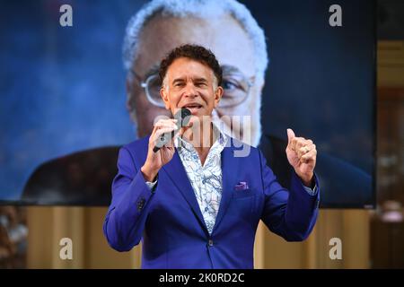 Brian Stokes Mitchell partecipa alla cerimonia di dedicazione del James Earl Jones Theater il 12 settembre 2022 a New York. Foto Stock