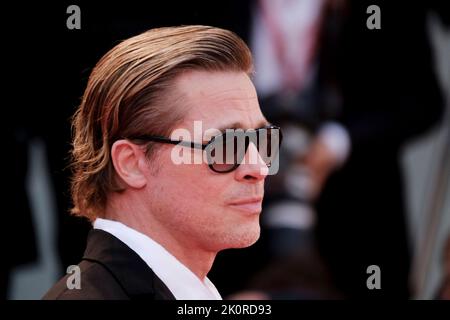 Attore americano Brad Pitt al 79° Festival Internazionale del Cinema di Venezia 2022. Tappeto rosso biondo. Venezia, 8th settembre 2022 Foto Stock