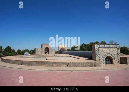 (220913) -- SAMARCANDA, 13 settembre 2022 (Xinhua) -- Foto scattata il 3 settembre 2022 mostra l'Osservatorio di Ulugh Beg a Samarcanda, Uzbekistan. Samarcanda è la seconda città più grande dell'Uzbekistan. È un'antica città sulla Via della Seta e un porto di fusione delle culture del mondo. (Xinhua) Foto Stock