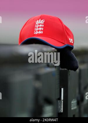 Una vista generale di un cappellino inglese su una custodia durante il primo T20 International presso IL SEAT Unique Riverside, Chester-le-Street. Data immagine: Sabato 10 settembre 2022. Foto Stock