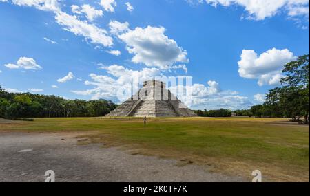 Piramide di Kukulcan a Chichen Itza Foto Stock