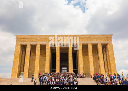 Anitkabir e il popolo turco. 10 kasim o 10th novembre giorno commemorativo di Ataturk foto di sfondo. Ankara Turchia - 5.16.2022 Foto Stock