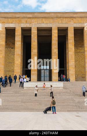 Anitkabir e il popolo turco. Mausoleo di Mustafa Kemal Ataturk. 10 Kasim o 10th novembre giorno commemorativo di Ataturk foto di sfondo. Ankara Turchia - Foto Stock