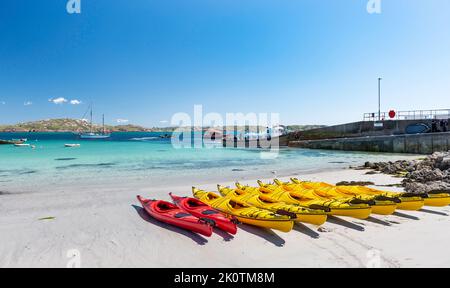 Kayak a White Sand Beach Iona Scotland Foto Stock