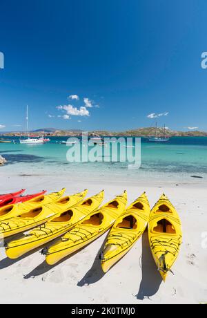 Kayak a White Sand Beach Iona Scotland Foto Stock