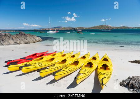 Kayak a White Sand Beach Iona Scotland Foto Stock