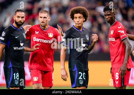 Leverkusen, Germania. 13th Set, 2022. LEVERKUSEN, GERMANIA - SETTEMBRE 13: Felipe di Atletico Madrid, Robert Andrich di Bayer 04 Leverkusen, Axel Witsel di Atletico Madrid, Odilon Kossounou di Bayer 04 Leverkusen durante la partita UEFA Champions League - Gruppo B tra Bayer Leverkusen e Atletico Madrid alla BayArena il 13 settembre 2022 a Leverkusen, Germania (Foto di Rene Nijhuis/Orange Pictures) Credit: Orange Pics BV/Alamy Live News Foto Stock