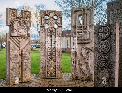 New Town Art, 'The Henge' una scultura in cemento a Pitteuchar, Glenrothes, Fife, Scozia. Foto Stock