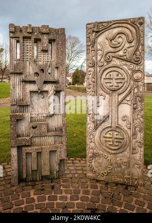 New Town Art, 'The Henge' una scultura in cemento a Pitteuchar, Glenrothes, Fife, Scozia. Foto Stock