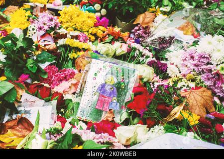 Tributo floreale della regina Elisabetta, Londra 2022 Foto Stock