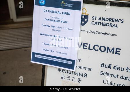 St Andrew's Cathedral in George Street Sydney, Australia. 13th Set, 2022. orari di apertura della cattedrale per coloro che desiderano firmare il libro delle condoglianze dopo la morte di sua Maestà la Regina Elisabetta II Credit: martin berry/Alamy Live News Foto Stock