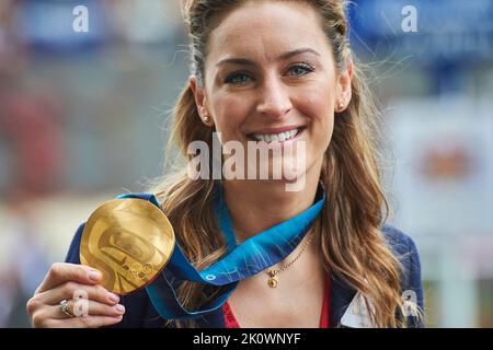 Amy Williams con la sua Medaglia d'oro olimpica Foto Stock