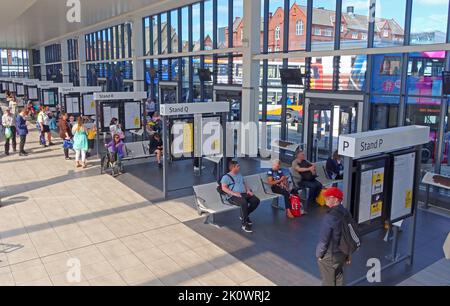 Interscambio Bolton, per collegamenti ferroviari e bus del centro città, TfGM Foto Stock