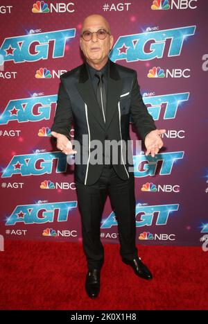 Pasadena, CA. 13th Set, 2022. Howie Mandel a AmericaÕs Got Talent Season 17 Live Show finals presso lo Sheraton Pasadena Hotel il 13 settembre 2022 a Pasadena, California. Credit: Faye Sadou/Media Punch/Alamy Live News Foto Stock