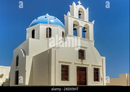 Facciata della chiesa tradizionale su Santorini Grecia Foto Stock