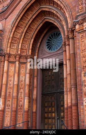 Portale della Cattedrale di Francoforte (Kaiserdom Sankt Bartholomaus) Cattedrale imperiale di San Bartolomeo Foto Stock